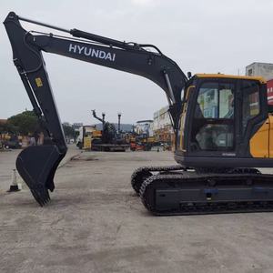 Excavatrice sur chenilles Hyundai HX135G d'occasion, 13,8 tonnes, d'origine coréenne, de taille moyenne - Product Image 2