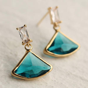 Orecchini Pendenti in Cristallo Dorato, Gioielli Geometrici di Lusso da Donna per Feste, Placcati in Oro 18K con Incastonatura a Castone e Strass - Product Image 3