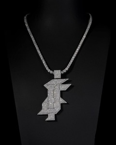 Pendentif diamant pour homme, best-seller, bijoux de mode avec finition pierre brillante, pour club et tenue décontractée, disponible au meilleur prix - Product Image 4