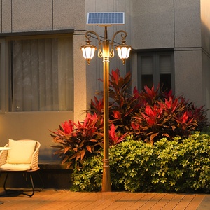 Lampadaire Solaire de Jardin à Double Lampe en Laiton, LED Blanc Chaud 2700K, Abat-jour en Verre, IP66, Capteur de Mouvement, 10 Ans de Garantie - Product Image 2