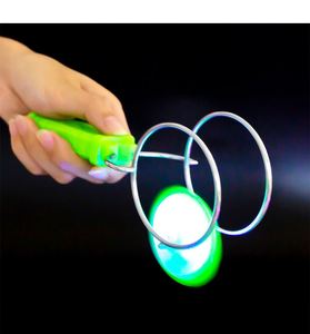 Toupie Magique Rotative à Manivelle Inertielle Lumineuse et Colorée avec Piste Magnétique – Jouets Promotionnels Créatifs - Product Image 5