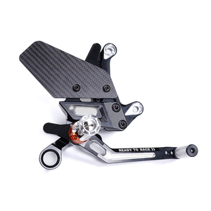 Ala in fibra di carbonio AKOSO parti di ricambio da corsa moto CNC Rearset per <span class=keywords><strong>KTM</strong></span> <span class=keywords><strong>1290</strong></span> 1390 Super Duke 2020-2025 - Product Image 5