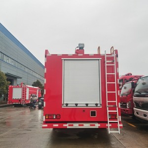 Camion de pompiers Isuzu 6x4 double cabine Euro 4 avec réservoir d'eau pour la lutte contre les incendies municipaux, industriels et les interventions de secours d'urgence - Product Image 6