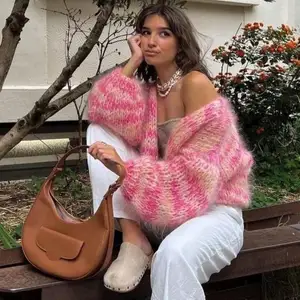 Fashion Sweater wanita, pakaian jalanan kasual mode musim gugur bergaris merah muda lengan lentera panjang longgar Mohair Crochet kardigan pendek Sweater wanita