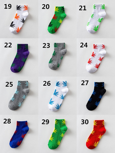 HEHE <span class=keywords><strong>Lot</strong></span> en gros <span class=keywords><strong>de</strong></span> chaussettes colorées à motif feuille d'érable pour femmes, hommes et unisexe, chaussettes <span class=keywords><strong>de</strong></span> sport à motif feuille <span class=keywords><strong>de</strong></span> cannabis, couleurs assorties, chaussettes streetwear hip-hop - Product Image 6
