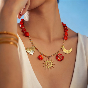 Collar de acero inoxidable con cuentas de resina, colgante de sol, luna, corazón y flor, chapado en oro de 18 quilates, para mujer, joyería de moda. - Product Image 1