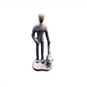 Sculpture en bronze artisanale d'un homme avec un chien, objets décoratifs pour la maison, accessoires de décoration de table - Product Image 1