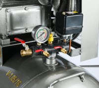 Compresor de Aire de Pistón Refrigerado por Aire de Alta Resistencia 220V/380V para Talleres Industriales