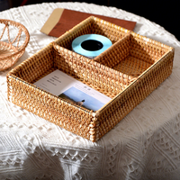 Organisateur multifonctionnel à 1 niveau en rotin artisanal, simplicité moderne, écologique, durable, sûr pour la télécommande