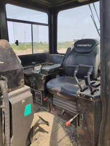 Topadora Komatsu PD220T Japonesa Usada con Motor Diésel, Alto Rendimiento, Bajo Precio, Capacidad de Nivelación de 4.8m - Product Image 5