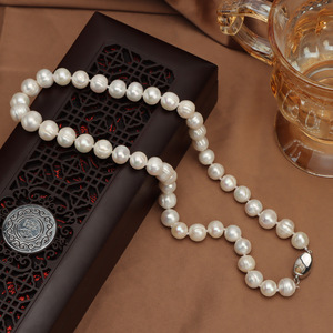 <span class=keywords><strong>Collana</strong></span> con Ciondolo a Filo da 9mm con Perle Naturali Bianche d'Acqua Dolce Annodate a Mano, Motivo Alien, <span class=keywords><strong>Collana</strong></span> a Catena per Clavicola, Vendita all'Ingrosso - Product Image 3