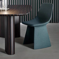 Chaise de salle à manger élégante, durable et moderne avec design ergonomique, revêtement en daim vert, pieds en métal, OEM pour la maison, le bureau et l'hôtel