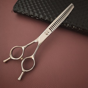 กรรไกรตัดแต่งขนโค้ง VFD ขนาด 7 นิ้ว เหล็ก 440C สำหรับสัตว์เลี้ยง สุนัข แมว อุปกรณ์ตัดแต่งขนระดับมืออาชีพ - Product Image 1