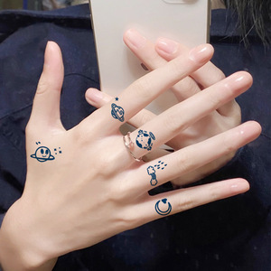 Autocollants de <span class=keywords><strong>tatouage</strong></span> temporaire personnalisés imperméables, motif <span class=keywords><strong>cœur</strong></span> mignon, lettres, jus végétal, écologique, papillon bleu gardénia, longue durée - Product Image 2