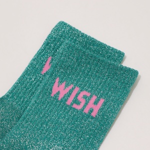 Chaussettes tendance en coton coloré pour jeunes femmes, avec fil argenté jacquard personnalisé, bordure respirante et brillante - Product Image 4