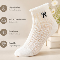Chaussettes courtes en dentelle pour femmes, respirantes, en maille tricotée, avec broderie de nœud, bord à volants, légères, décontractées, pour l'été