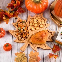 Plateau de service et planche à charcuterie en bois en forme de feuille d'érable classique pour la décoration d'automne de Thanksgiving, présentoir à fruits artisanal