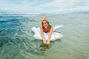 Flotador Inflable para Piscina con Forma de Bota de Vaquero de PVC con Patrón de Estrella Blanca Gigante de 54 Pulgadas, Tamaño Adulto - Product Image 6