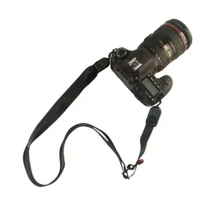 デジタルカメラDSLR Go Pro DJI OSMOInsta360用工場OEM調整可能スリングカメラリストハンドネックストラップクイックリリースバックル