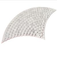 Mosaïque de parquet en marbre blanc moderne en forme d'éventail pour crédences et revêtements de sol d'hôtel - Design écaille de poisson Galala