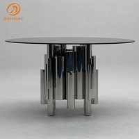 Ensemble de table à manger en verre trempé rond moderne de luxe de conception italienne Capacité de 6 à 8 chaises Forme ovale élégante pour un usage domestique ou hôtelier