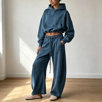 Ensemble Jogging Oversize Personnalisable pour Femme en Molleton Brodé – Sweat à Capuche Court et Pantalon Décontracté en Coton