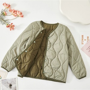 Chaquetas Acolchadas Lisas Personalizadas al por Mayor para Niños - Product Image 4