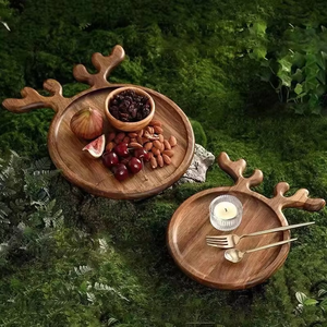 Maßgefertigtes Großhandels-Servierbrett aus Akazienholz mit Geweihmuster |   Japandi-Stil Endholz Polierte Charcuterie-Käseplatte für die Küche - Product Image 1