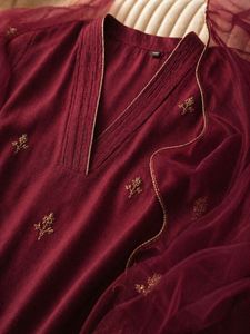 Ensemble Kurta et Palazzo Premium pour Femme en Chanderi avec Dupatta en Organza, Broderie Aari et Ornements de Perles – Tenue Traditionnelle Non Cousue - Product Image 3
