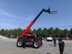 Chariot élévateur télescopique compact pour la manutention des matériaux agricoles et les opérations agricoles - Product Image 3