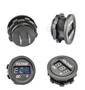 Voltmètre numérique LED avec écran couleur, panneau de mesure de tension, classe CE, certifié RoHS, 10A, PC ignifuge, 12-24V, découpe de 27 mm pour voiture - Product Image 1