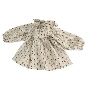 소녀의 새로운 가을 탑 패션 빈티지 꽃 프릴 라운드 넥 느슨한 귀여운 인형 셔츠