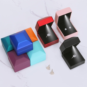 High End Brushed Leather Right Angle Flip Cover with LED <b>Light</b> Jewelry Box, Ring to Ring Jewelry Packaging Box Wholesale - Product Image 4