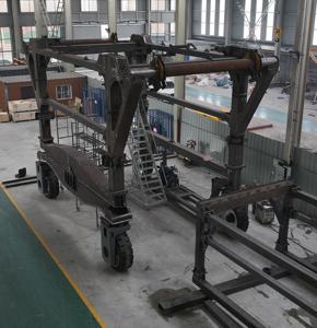 Grue à pneus : levage haute capacité pour la construction et la logistique - Product Image 1