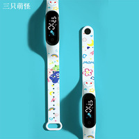 Bon marché, vente en gros, offre spéciale, bracelet d'impression de conception de bande M8, montres LED numériques de sport étanches à écran tactile pour enfants