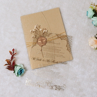 Belle carte d'invitation en acrylique bronzant brun élégant avec des sceaux de cire ligne d'or fleurs séchées pour mariage personnalisé
