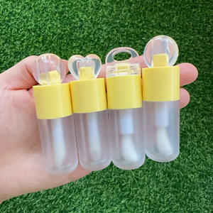 Brillant à lèvres mignon à la mode <span class=keywords><strong>avec</strong></span> porte-clés nourrir le <span class=keywords><strong>Kit</strong></span> de fabrication de brillant à lèvres liquide d'huile à lèvres hydratante - Product Image 4