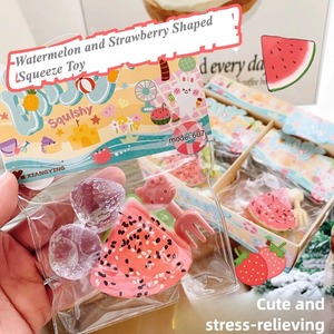 Nouveaux jouets à presser en gros, motif pastèque et fraise d'été, jouets de décompression, 12 pièces par boîte, en plastique super doux, jouets anti-stress unisexes - Product Image 5