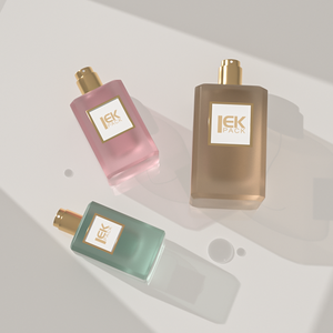 Commercio all'ingrosso <span class=keywords><strong>rosa</strong></span> quadrato 30ml 50ml 100ml bottiglia di vetro Spray per profumo di alta qualità chiaro smerigliato bottiglia di vetro con coperchio in oro - Product Image 4