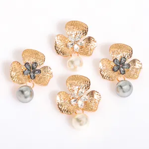 Boucles d'oreilles en cristal de couleur exagéré, modèle rétro, Europe et états-unis, avec des perles, en forme de lettres vintage irrégulières