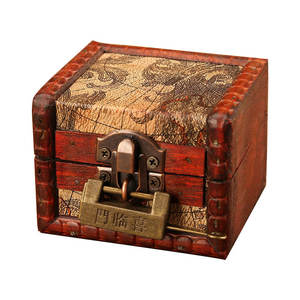 Antik-Stil Kleine Quadratische Umweltfreundliche Gravierte Holz-Hochzeitsbonboniere Handgefertigte Vintage-Fotografie-Requisiten Einzelstück - Product Image 4