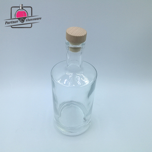 Botella de Vidrio Vacía de 700 ml para Vodka, Brandy, Whisky/Ron/Licor con Tapón de Corcho - Product Image 2