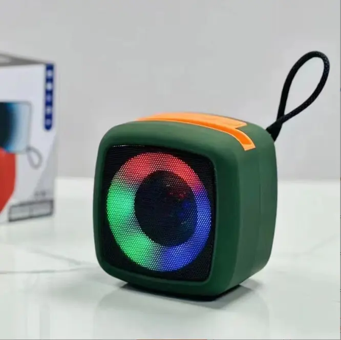 Portable Flashing Light Speaker Music True Wireless Stereo Outdoor Mini Bluetooth Speaker Factory