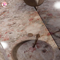 Pembe Breccia Kuvarsit Yüzer Çift Lavabolu Banyo Dolabı Kavisli Masif Taş Duvara Monte Lavabo Dolabı Wabi Sabi Lüks Master