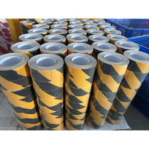 Bande adhésive antidérapante, bandes de traction antidérapantes pour extérieur et intérieur, étanches, bandes antidérapantes pour escaliers, sécurité - Product Image 1