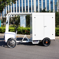 Quadricycle électrique robuste à 4 roues avec caisse fermée pour la livraison de colis sur le dernier kilomètre – Vélo électrique pour coursiers et logistique postale