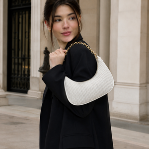 Sac à bandoulière croissant tissé pour femme avec chaîne, mini sac hobo, sac de mode estival - Product Image 4