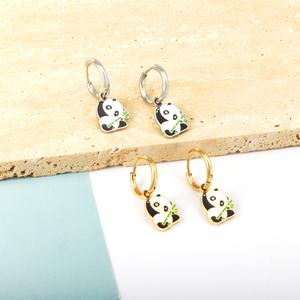 Aros Pequeños de Acero Inoxidable Coloridos, Chapados en Oro de 18K, Lindos Pendientes Infantiles con Diseño de Panda, Rana y Dinosaurio para Niñas - Product Image 2