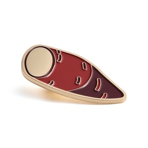 Badge en émail souple de petite taille, motif radis, couleur rouge et gris, papillon, type pochette - Product Image 6