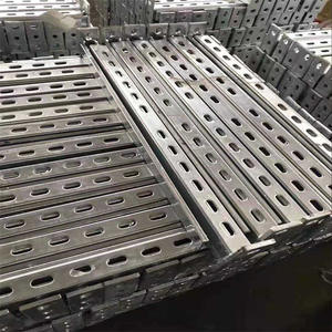 Supports de fixation pour panneaux solaires personnalisés, en aluminium, en forme de C, carrés, en acier Unistrut, pinces, galvanisés à chaud, 60 m/s - Product Image 4